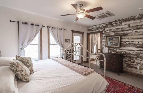 Bolivar Bed & Breakfast | Light Horse Inn: Suite 6