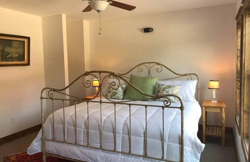 Bolivar Bed & Breakfast | Light Horse Inn: Suite 6