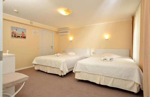 Dniprovs'kyi District Hotel | light hotel & hub