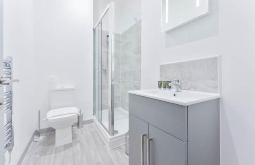 Brierley Hill Apartment | Light & Modern 1 Bed Budget Apartment Dudley
