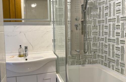 Dovercourt Apartment | Lighthouse Lodge
