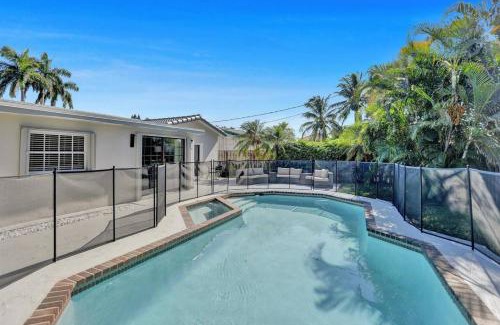 Lighthouse Point House | Lighthouse Point Oasis w Pool and Hot Tub Near Beach