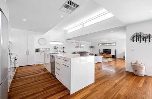 McCrae House | Lighthouse Views, McCrae