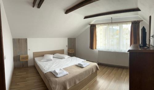 Rasnov House | LIKE HOME