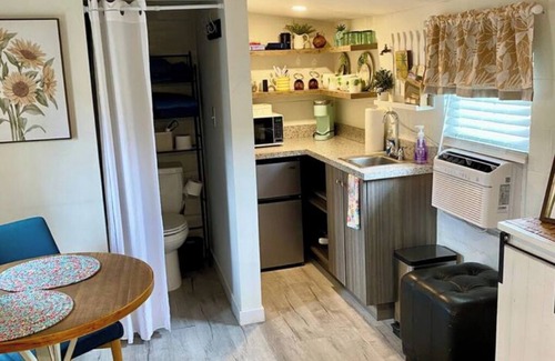 Mount Dora House | Lil’ Scotty - Private Cozy Efficiency