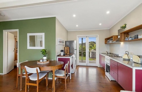 Malua Bay House | Lil Shack by the Sea