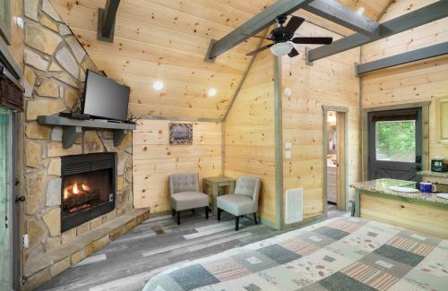 Pittman Center House | Lil' Smoky Studio by Stony Brook Cabins