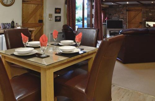 Newton Reigny House | Lilac Barn