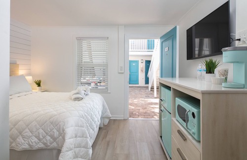Downtown Myrtle Beach Hotel | Lily & Bloom