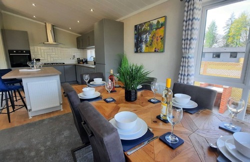 Ryther Apartment | Lilypad Lodge - Hollicarrs Holiday Park