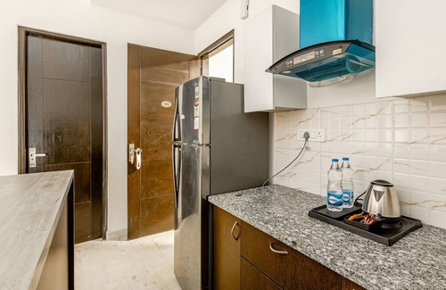 Gurugram Apartment | Lime Tree Hotel Golf Course Road Sec-43