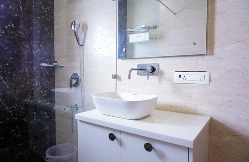 Gurugram Hotel | Lime Tree Hotel The Pulkit