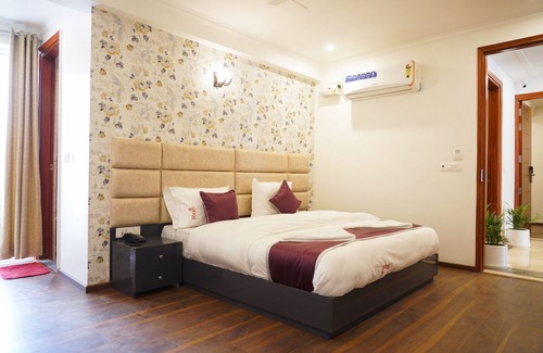 Gurugram Hotel | Lime Tree Hotel The Pulkit