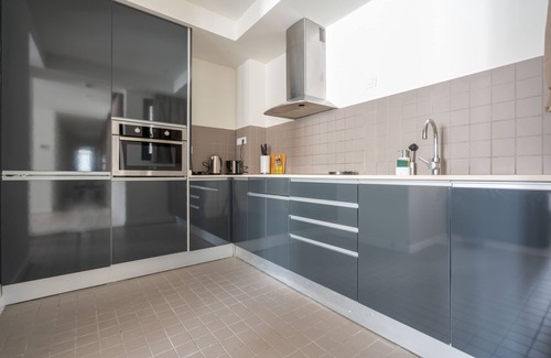 Hostafrancs Apartment | Limehome Barcelona Rector Triadó