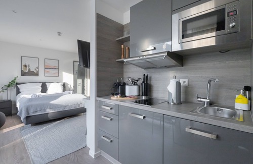New Town Apartment | Limehome Köln Friesenplatz