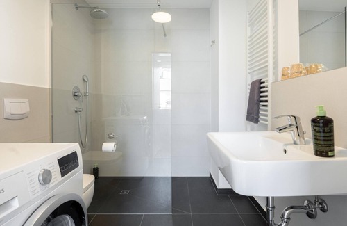 Zentrum-West Apartment | limehome Leipzig Jahnallee | Suite M +balcony (LT)