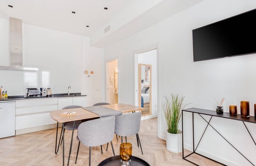 Perchel Sur Apartment | Limehome Málaga Calle Ancha del Carmen