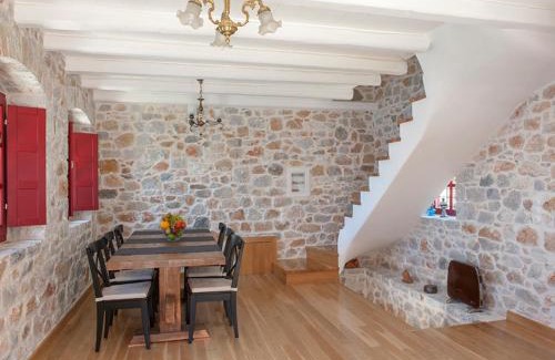 Limeni Villa | Limeni Villa