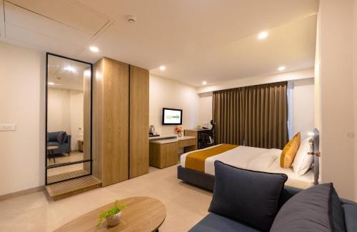 Gurugram Hotel | Limewood Signature - Golf Course Extension Road