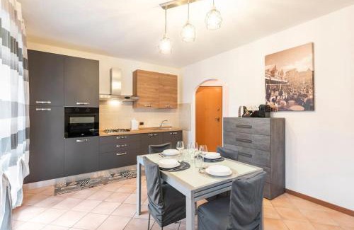 Lonato del Garda Apartment | Limone Apartment - Featuring a Private Garden and Access to a Pool