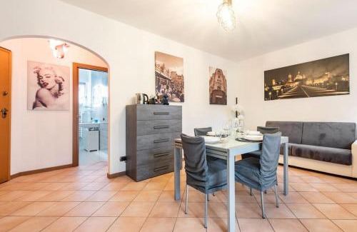 Lonato del Garda Apartment | Limone Apartment - Featuring a Private Garden and Access to a Pool