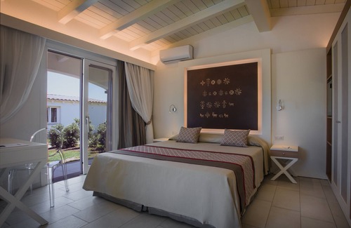 Cala Sinzias Hotel | Limone Beach Resort