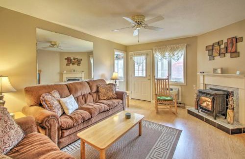 Lincoln Apartment | Lincoln Resort Condo with Pool Access - Near Hiking!