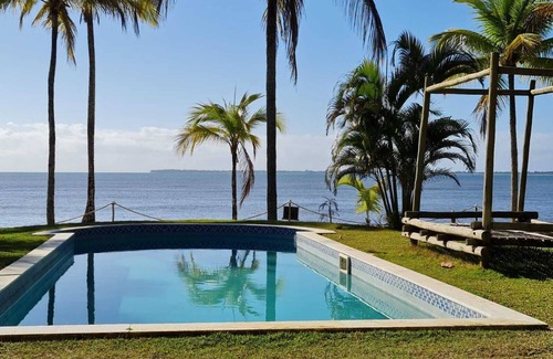 Igrapiuna House | Linda Casa de Praia na Exuberante Ilha do Contrato em Frente a Barra Grande BA