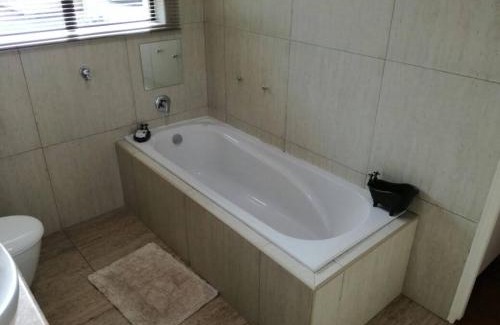 Linden Apartment | Linden Garden Flat