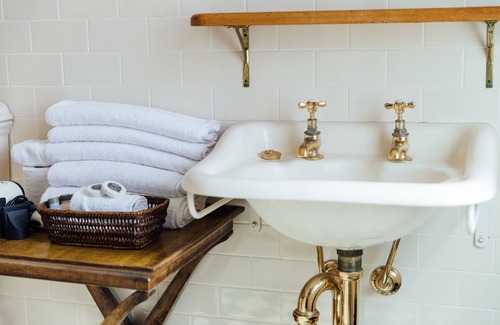 Armidale House | Lindsay House Guesthouse