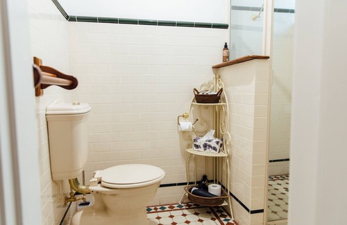 Armidale House | Lindsay House Guesthouse