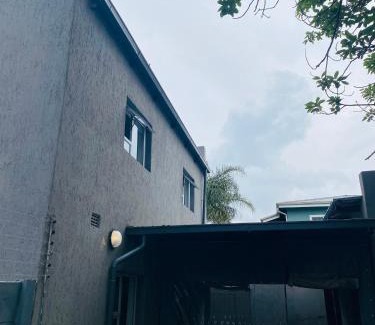 Ekurhuleni House | Linies guest house