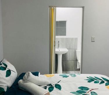 Ekurhuleni House | Linies guest house