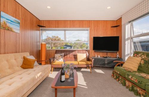 Whangamata House | Linton's Sunshine Retreat - Whangamata Home