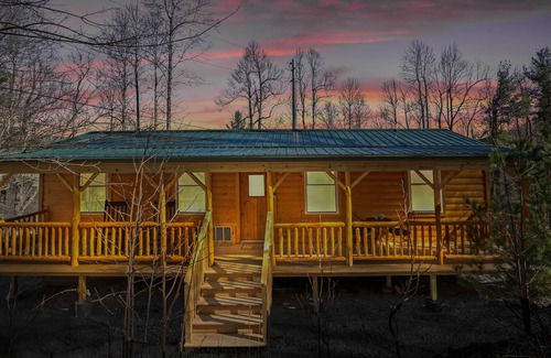 Newland Cabin | Linville Gorge 2 Bd 1 Bth Mountain Getaway!