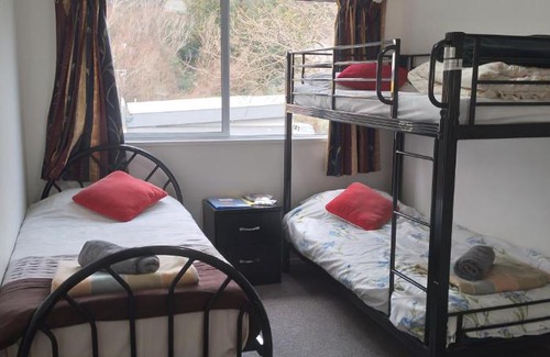 Dunedin Bed & Breakfast | Lioness Estate - Dunedin