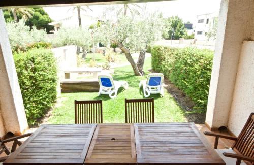 L'Ampolla House | Lirio