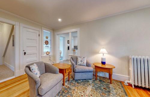Boothbay Harbor House | Lisa Jean's Lookout
