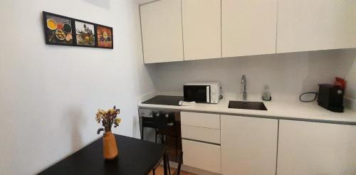 Santos Apartment | Lisbon Charming Santos Apartment w/Patio