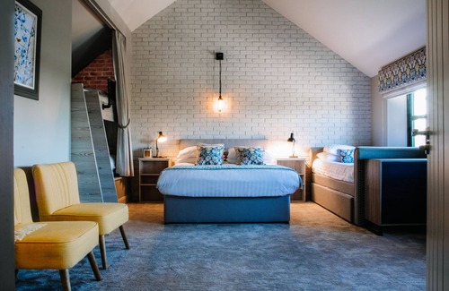Dromore Bed & Breakfast | Lisnacurran B&B - The Courtyard Room - Hot Tub