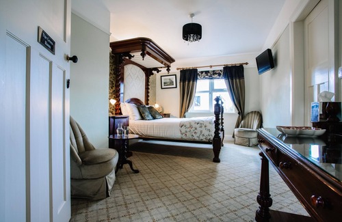 Dromore Bed & Breakfast | Lisnacurran B&B - The Courtyard Room - Hot Tub