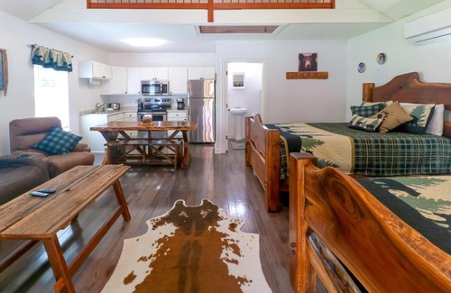 Helen Hotel | Little Bear Retreat 2
