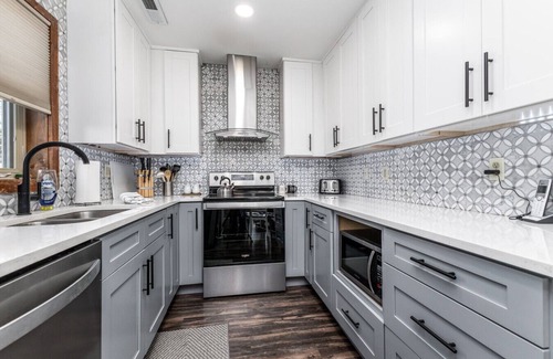 The Galena Territory House | Little Blue Stay l CLEAN 3 BR & FIRE TABLE l A&D Rise Getaways