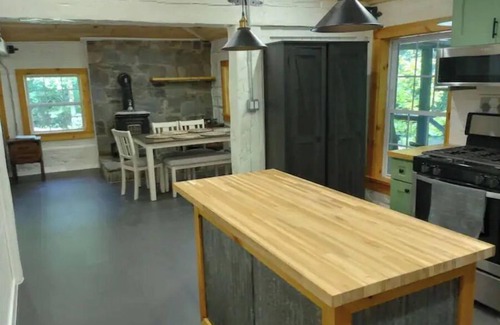 Morganton Cabin | Little Cabin in the Woods