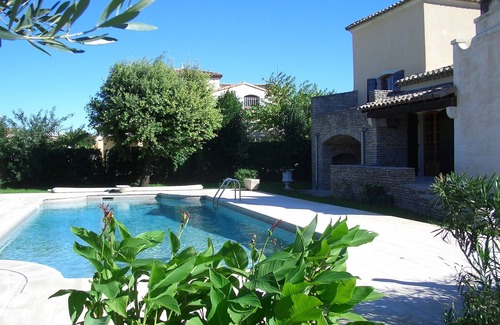 Lunel House | LITTLE CASTLE NEAR THE CAMARGUE