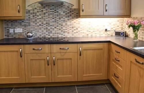 Marybank Cottage | LITTLE CHESTNUT, family friendly, with hot tub in Muir Of Ord