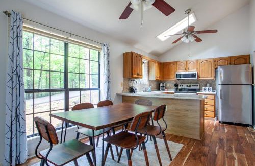Gatlinburg - Pigeon Forge House | Little Cub Cottage - Mtn Views & Community Pools