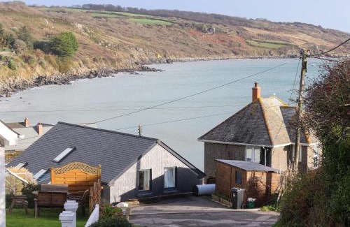 Coverack House | Little Fernleigh