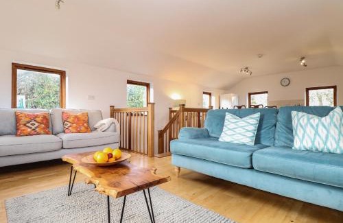 Coverack House | Little Fernleigh