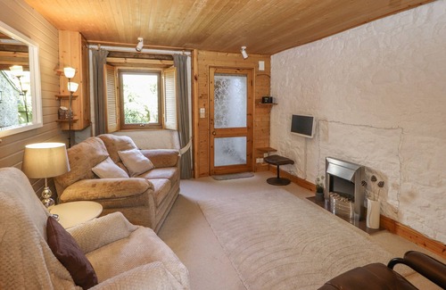 Dearham House | LITTLE GEM, romantic, character holiday cottage in Maryport